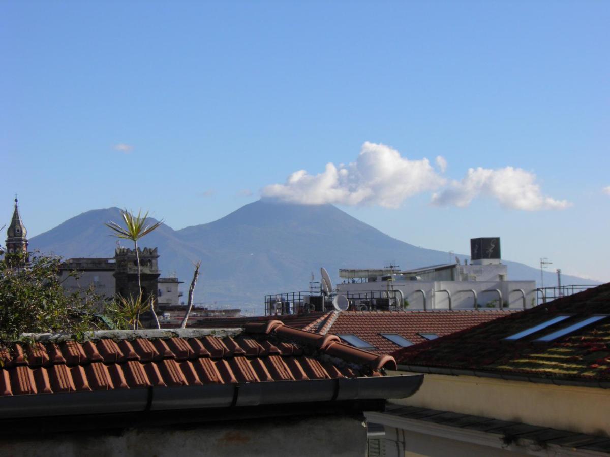 La Stanza Grande Della Luna D'Irene Naples Extérieur photo